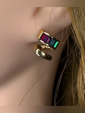 Vintage Roman gold tone Rhinestone swirl earrings